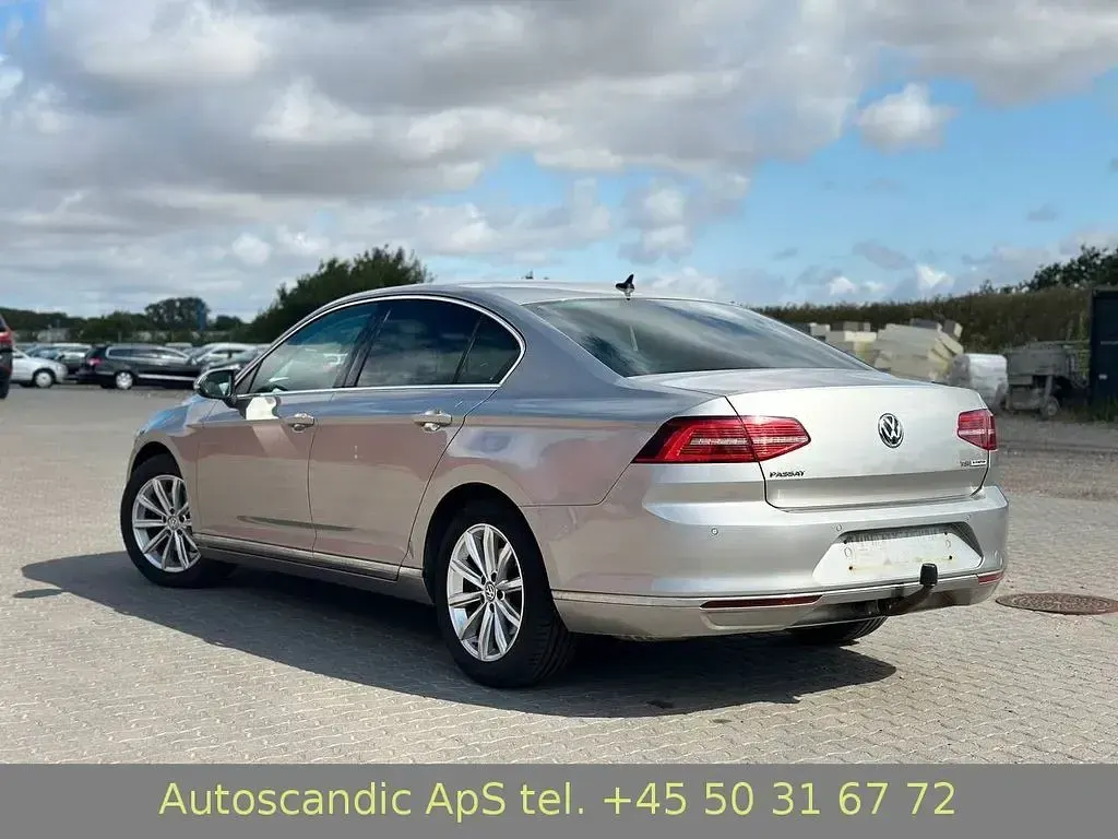 Gebraucht VW Passat Highline 150 PS (110 kW) 2017 Silber Limousine