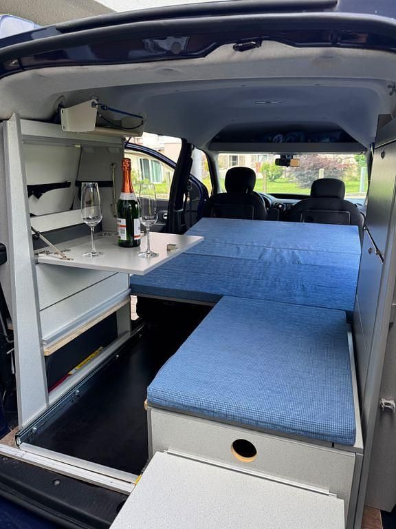 Blau Gebraucht 2019 Dacia Dokker Comfort Van | 17.990 € (Teuer) - Bild 1/4