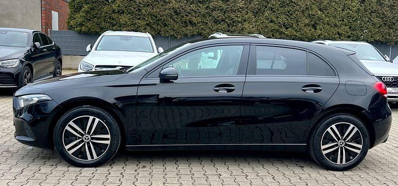 Gebraucht Mercedes A250 Night 160 PS (117 kW) 2022 Nachtschwarz Limousine