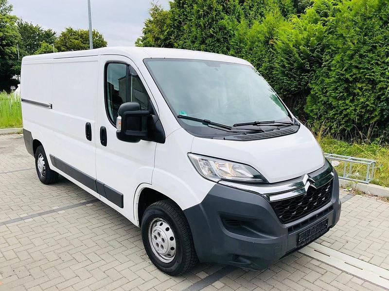 Weiß Gebraucht 2015 Citroën Jumper Profi Van / Kleinbus | 5.250 € - Bild 1/4
