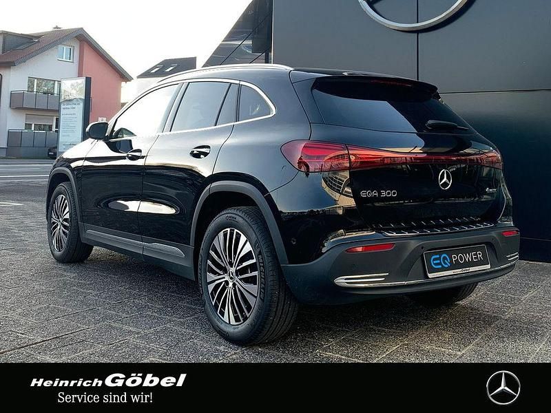 Gebraucht Mercedes EQA300 Progressive 167 kW (228 PS) 2024 Schwarz SUV