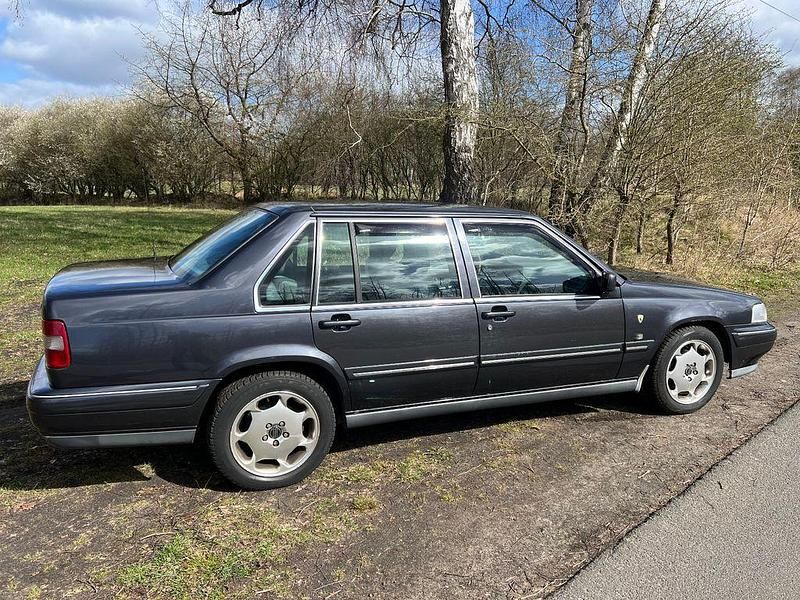 Używany Volvo S90 204 KM (150 kW) 1997 Czarny Sedan/Limuzyna