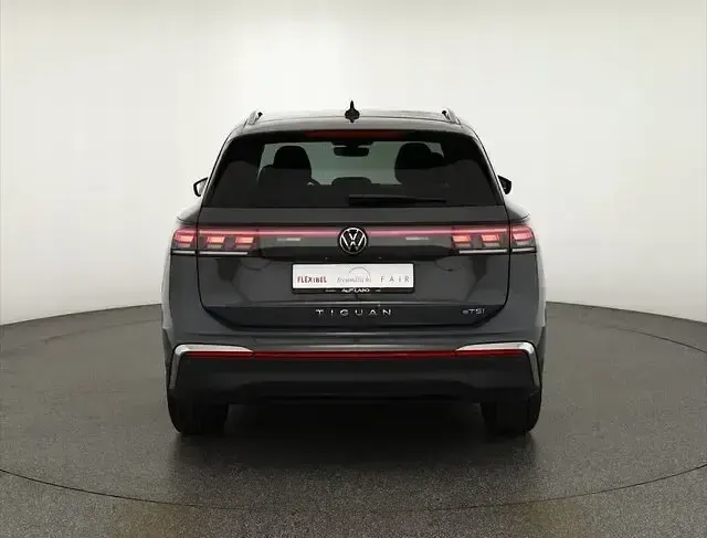 Gebraucht VW Tiguan 150 PS (110 kW) 2025 Grau SUV