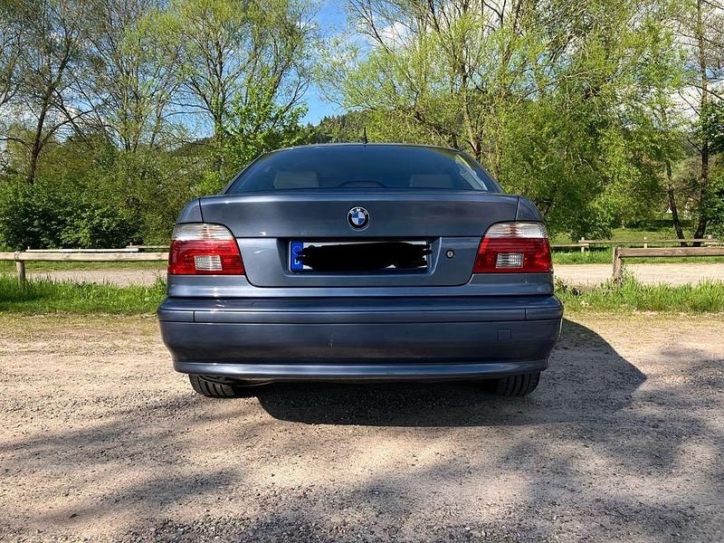 Second-hand BMW 525 163 CP (119 kW) 2002 Albastru Berlinǎ