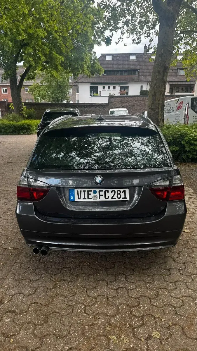 Brugt BMW 325 Performance 197 HK (144 kW) 2007 Grå Stationcar
