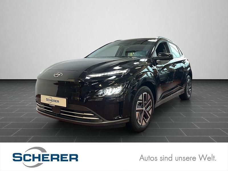 Phantom black / mic (metallic) Gebraucht 2022 Hyundai Kona Trend SUV | 18.980 € (Fairer Preis) - Bild 1/4
