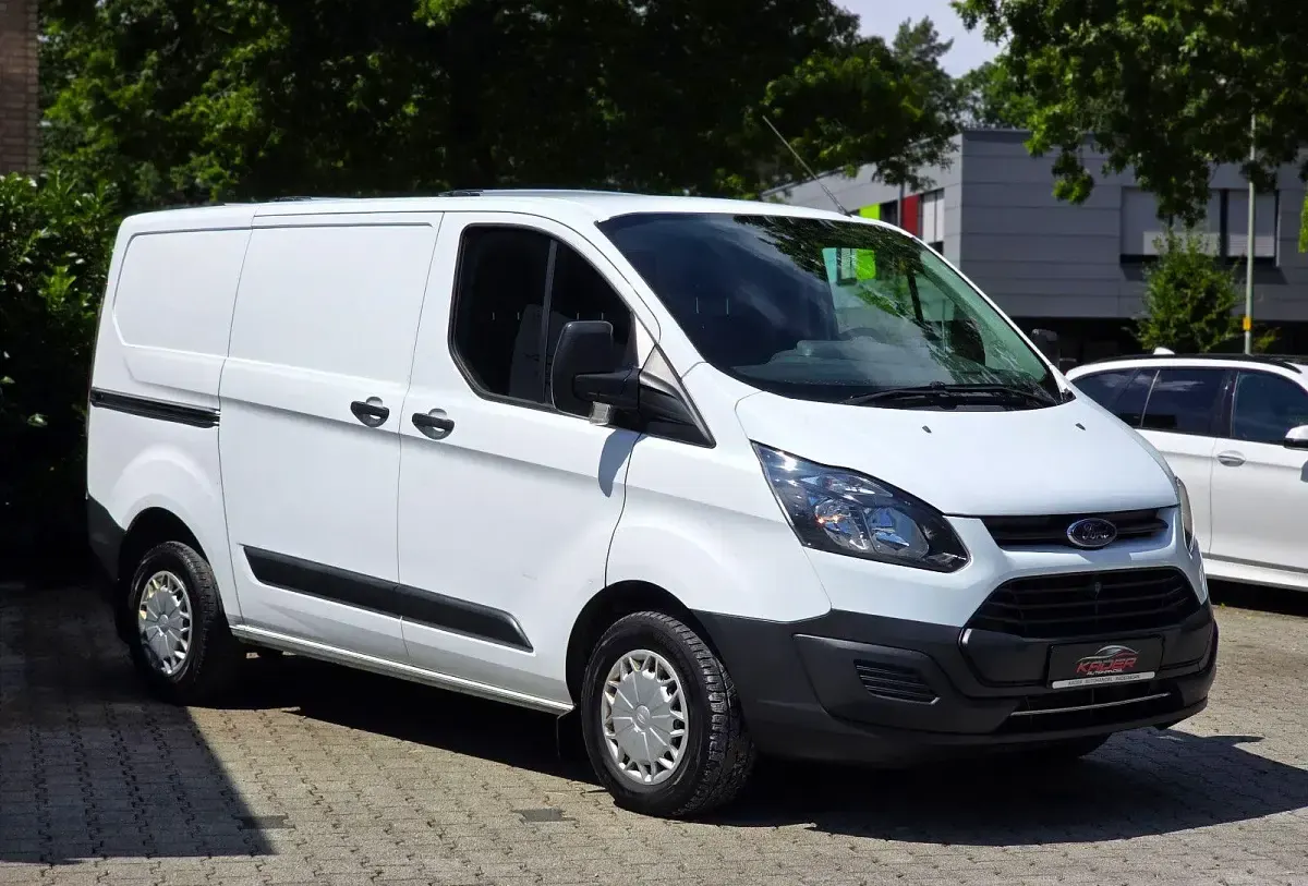 Gebraucht Ford Transit Custom 105 PS (77 kW) 2017 Weiß Van / Kleinbus