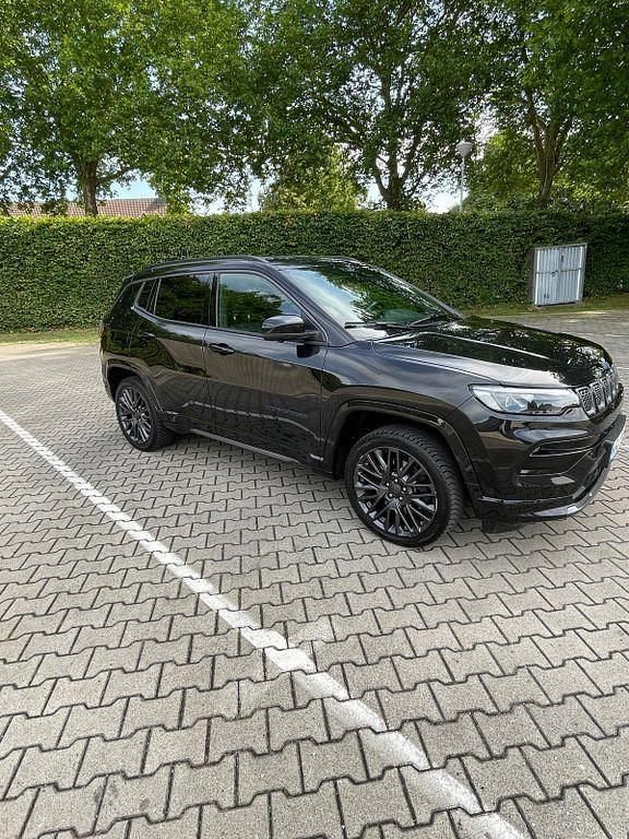 Schwarz Gebraucht 2021 Jeep Compass Limited SUV | 21.950 € (Fairer Preis) - Bild 1/4