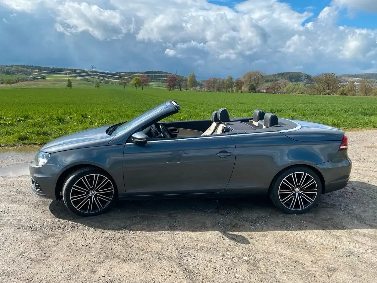 Occasion VW Eos Exclusive 140 ch (102 kW) 2011 Gris Cabriolet