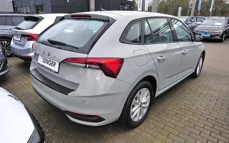 Używany Skoda Scala Selection 116 KM (85 kW) 2024 Szary Hatchback