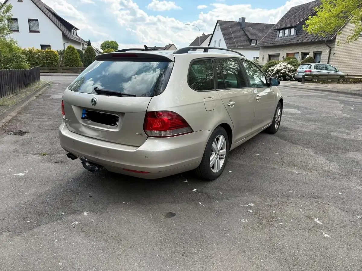 Gebraucht VW Golf VII 122 PS (89 kW) 2012 Gold Kombi