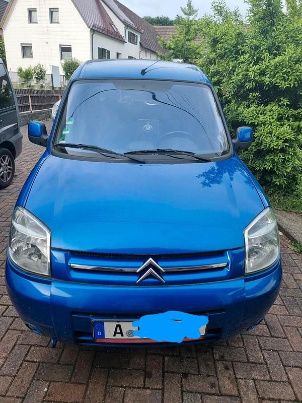 Blau Gebraucht 2005 Citroën Berlingo Van / Kleinbus | 2.700 € - Bild 1/4