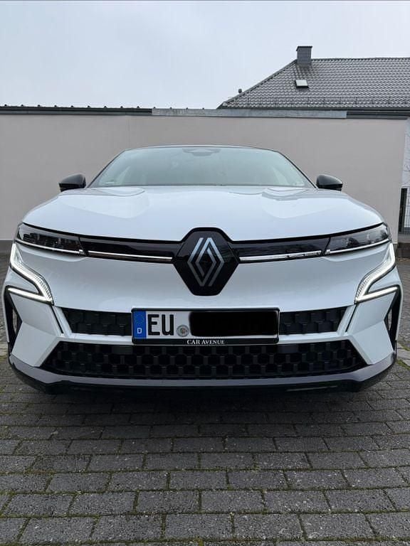 Gebraucht Renault Megane E-Tech Komfort 160 kW (218 PS) 2022 Weiß Limousine