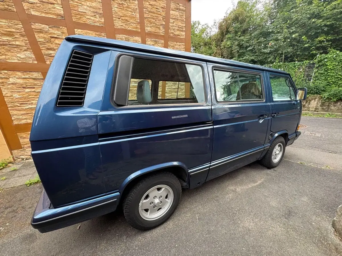 Gebraucht VW T3 Edition 69 PS (50 kW) 1992 Blau Van