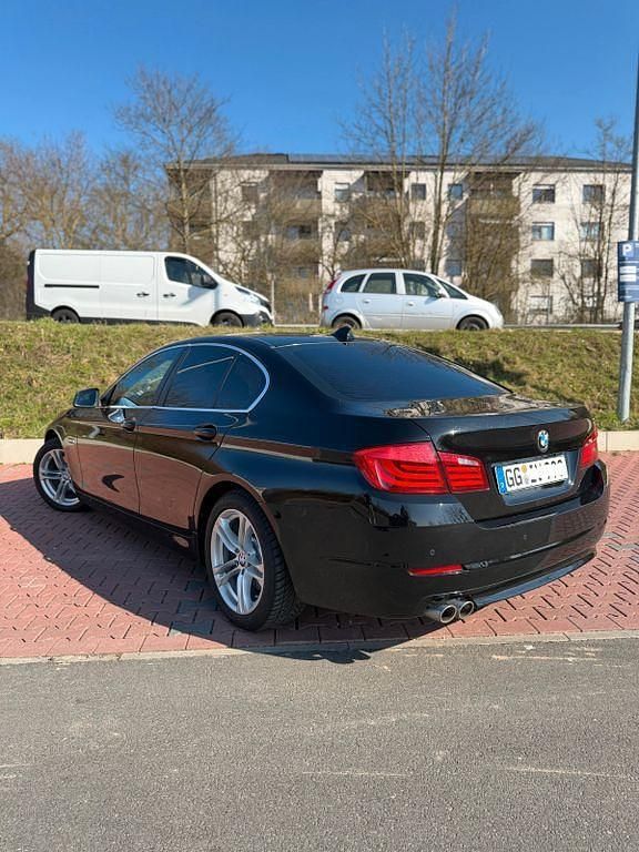 Gebraucht BMW 530 245 PS (180 kW) 2011 Schwarz Limousine