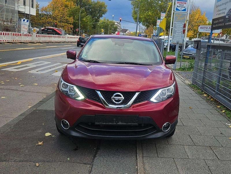 Rot Gebraucht 2015 Nissan Qashqai Acenta SUV | 7.450 € (Superpreis) - Bild 1/4