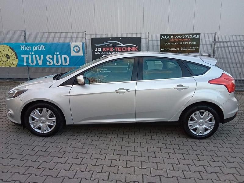 Gebraucht Ford Focus Titanium 140 PS (102 kW) 2014 Silber Limousine