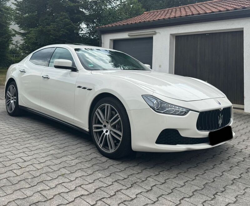 Weiß Gebraucht 2016 Maserati Ghibli Coupé | 22.500 € (Superpreis) - Bild 1/4