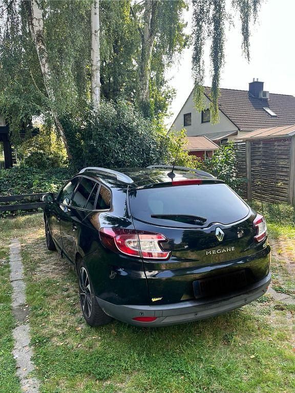 Gebraucht Renault Mégane III Bose Edition 131 PS (96 kW) 2014 Schwarz Limousine