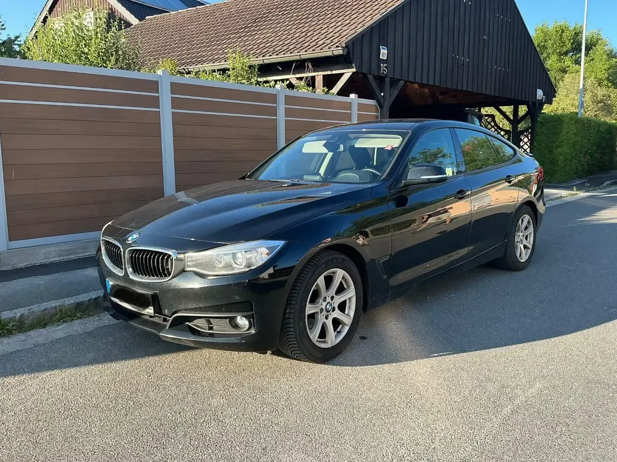 Gebraucht BMW 320 Sport Line 184 PS (135 kW) 2013 Schwarz Limousine