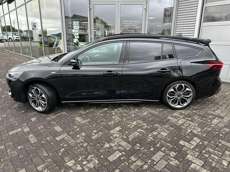 Gebraucht Ford Focus ST-Line X 155 PS (114 kW) 2023 Schwarz Kombi