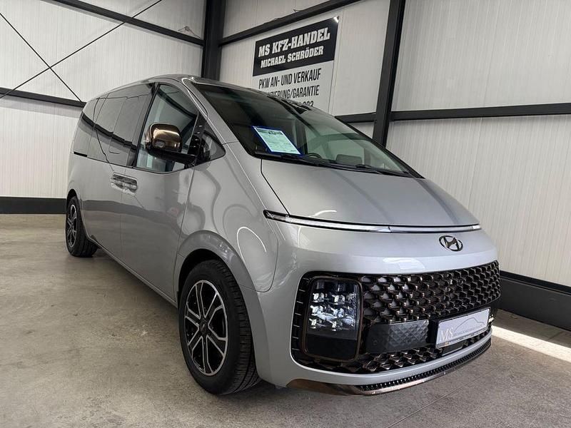 Silber Gebraucht 2022 Hyundai Staria Signature Van | 39.885 € (Guter Preis) - Bild 1/4