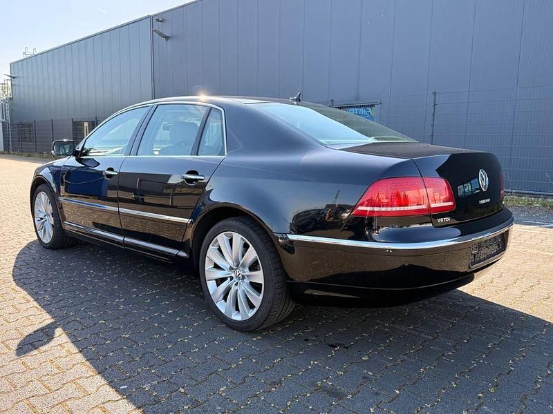 Second-hand VW Phaeton 239 CP (175 kW) 2011 Negru Berlinǎ