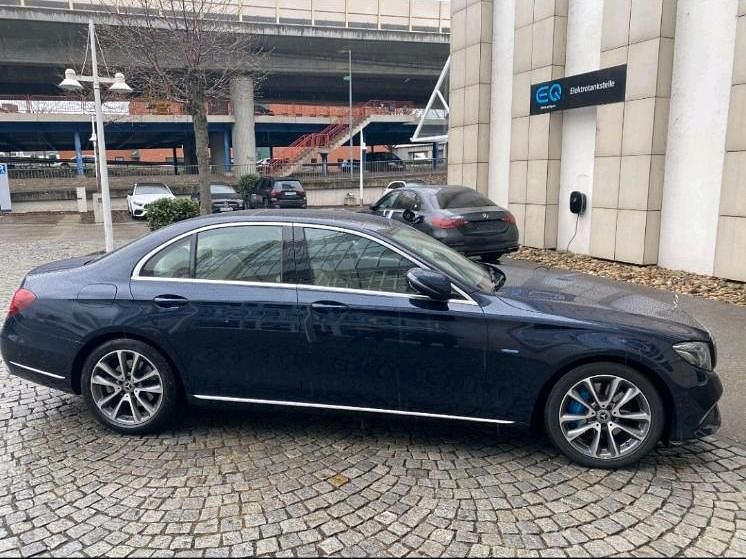 Gebraucht Mercedes E350 286 PS (210 kW) 2017 Blau Limousine