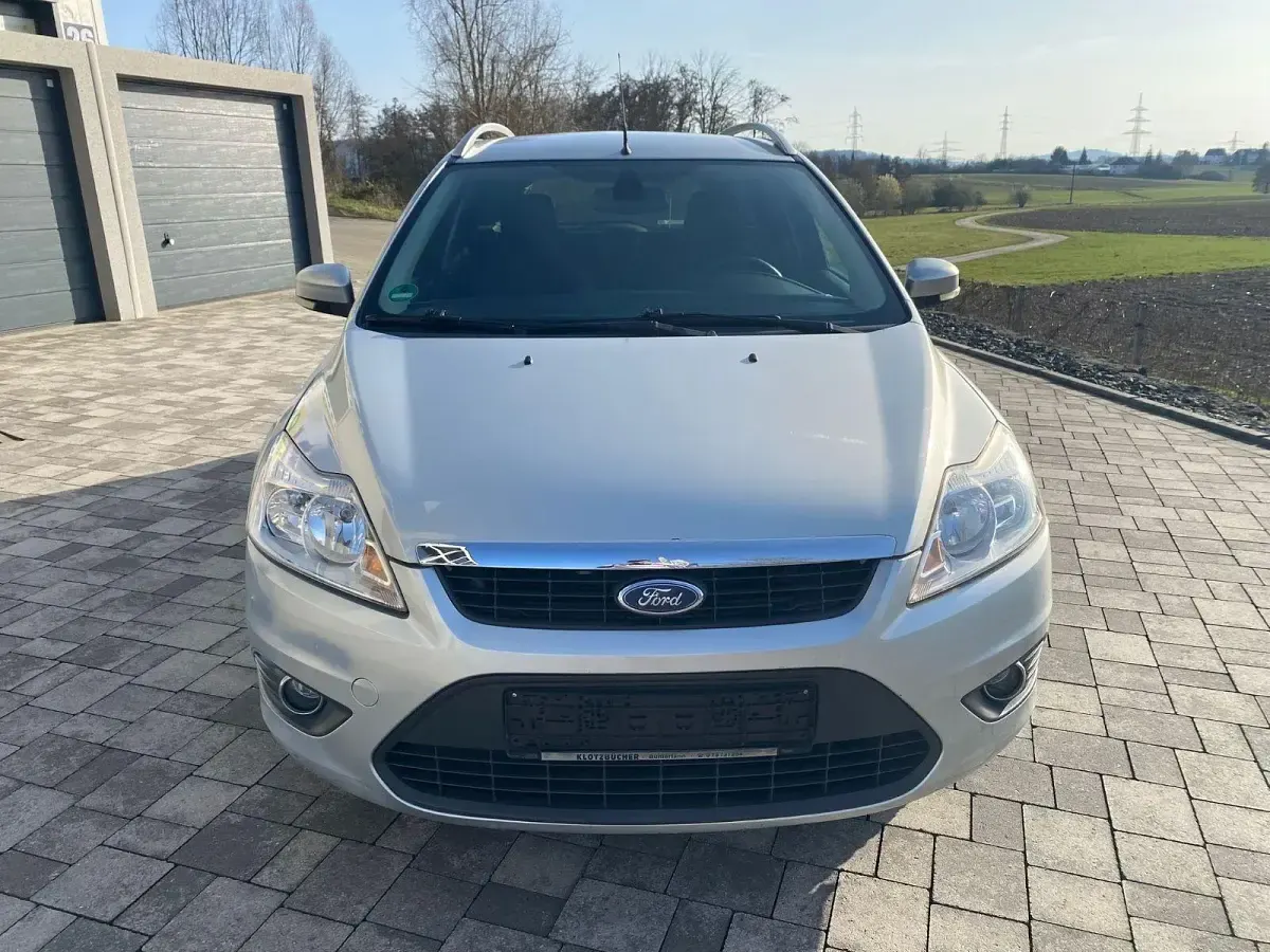 Gebraucht Ford Focus Style 101 PS (74 kW) 2008 Silber Kombi