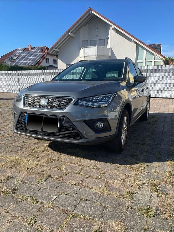 Grau Gebraucht 2018 Seat Arona Style SUV | 12.600 € (Guter Preis) - Bild 1/4