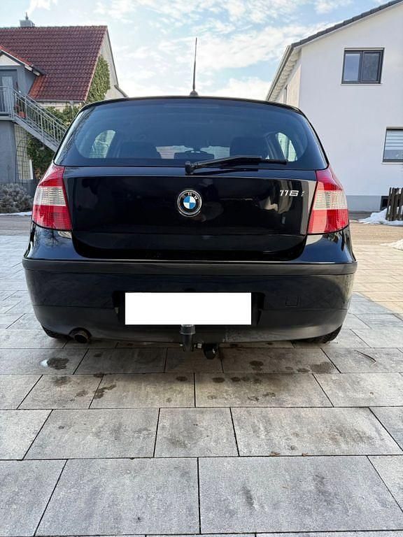 Gebraucht BMW 116 122 PS (89 kW) 2005 Schwarz Kleinwagen