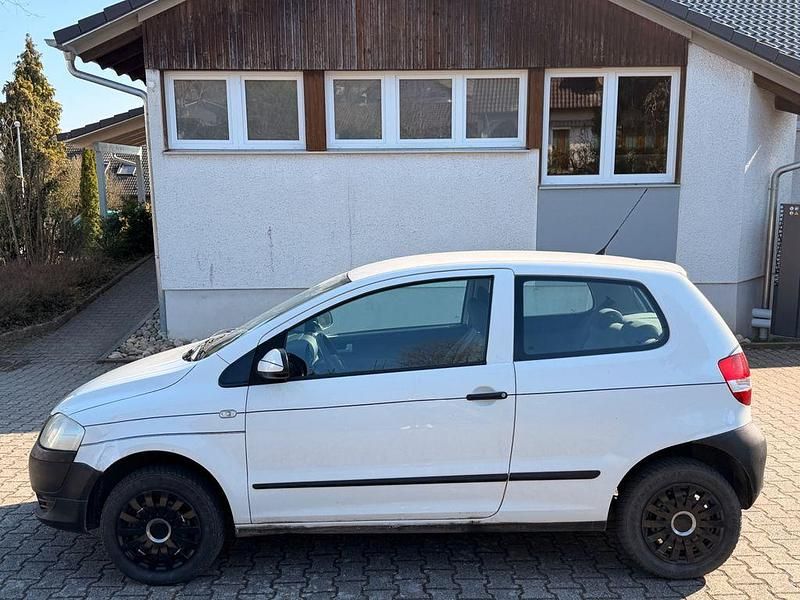 Gebraucht VW Fox 54 PS (39 kW) 2008 Weiß Kleinwagen