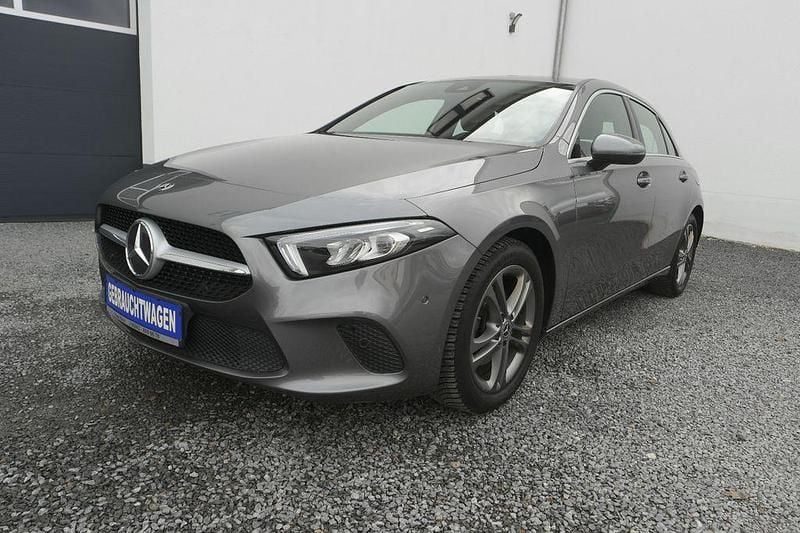 Gebraucht Mercedes A200 Progressive 163 PS (119 kW) 2019 Grau Limousine