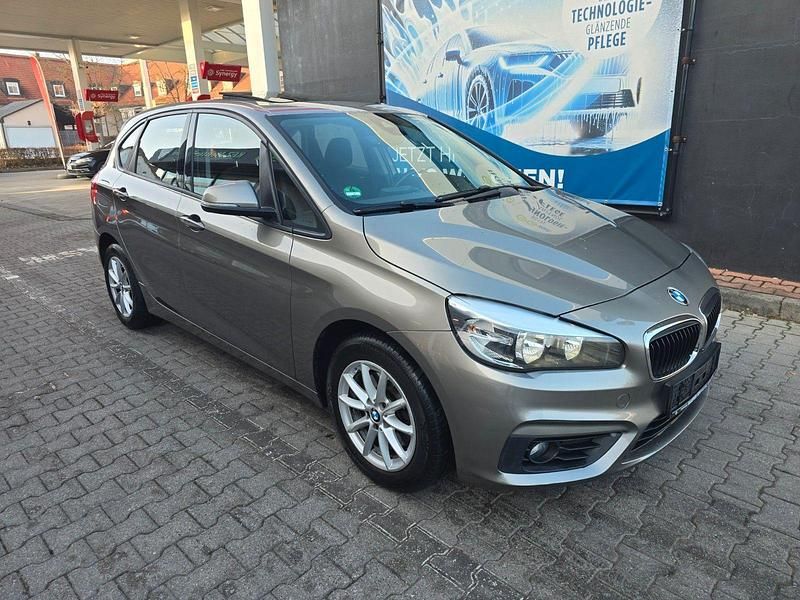 Silber Gebraucht 2015 BMW 218 Active Tourer Basis Van / Kleinbus | 7.950 € (Superpreis) - Bild 1/4