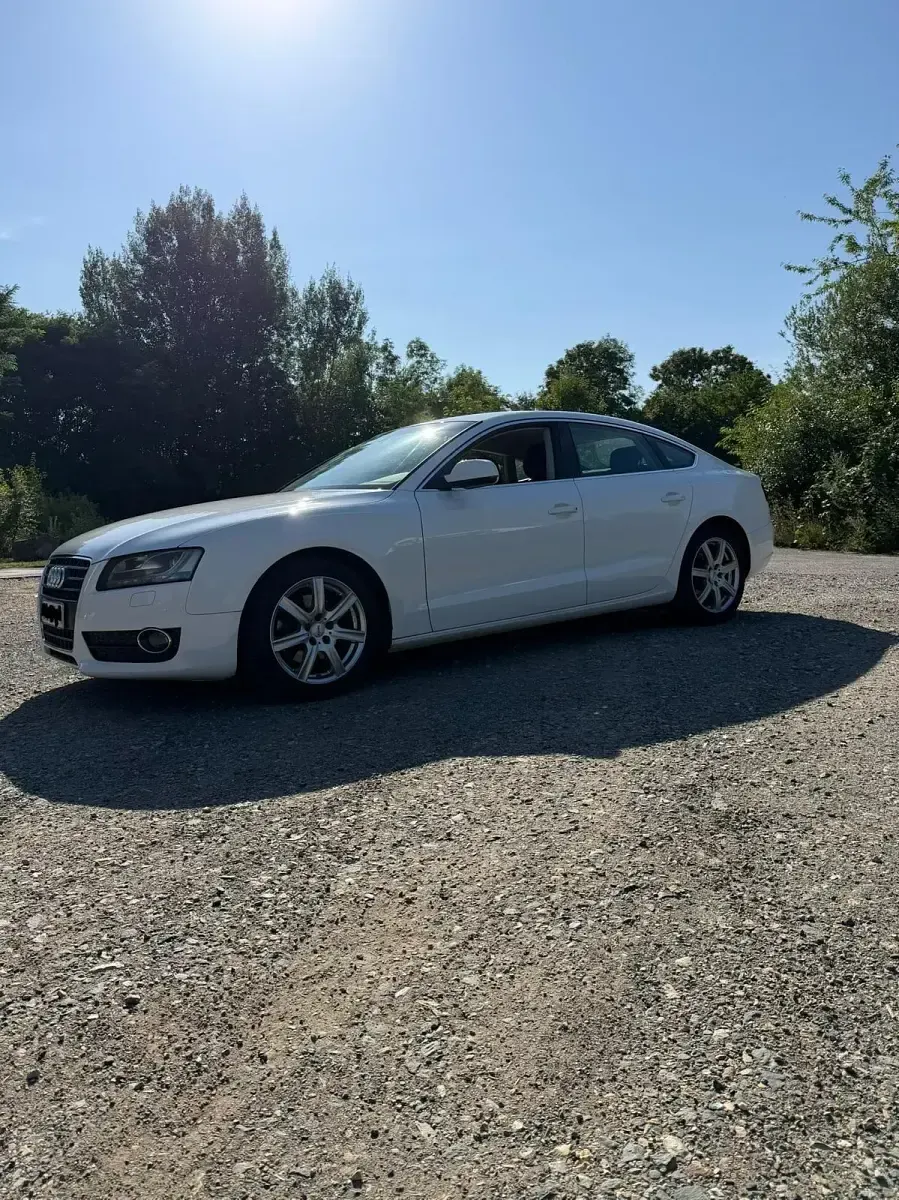 Gebraucht Audi A5 Sportback 179 PS (131 kW) 2011 Weiß Kleinwagen