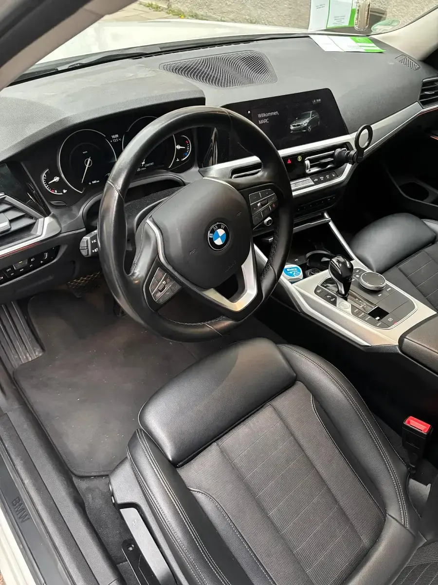 Gebraucht BMW 318 156 PS (114 kW) 2020 Weiß Kombi
