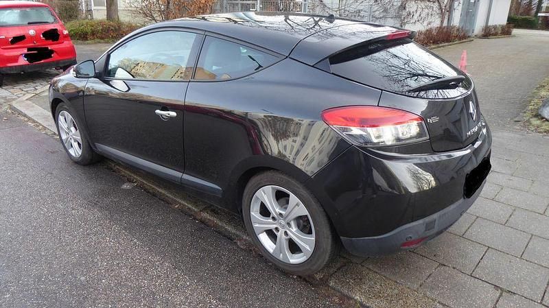 Gebraucht Renault Mégane III 110 PS (80 kW) 2009 Schwarz Coupé