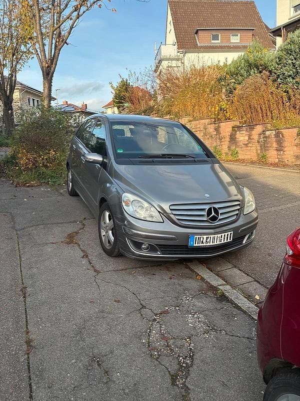 Grau Gebraucht 2007 Mercedes B200 Van / Kleinbus | 1.500 € (Etwas zu teuer) - Bild 1/4