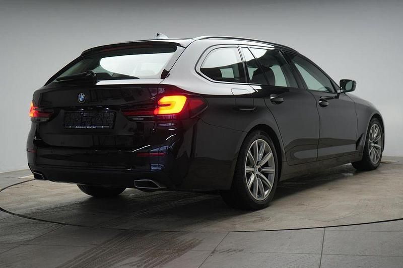 Gebraucht BMW 520 M Sport 190 PS (139 kW) 2022 Schwarz Kombi