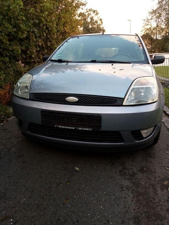 Blau Gebraucht 2005 Ford Fiesta Kleinwagen | 890 € (Guter Preis) - Bild 1/4