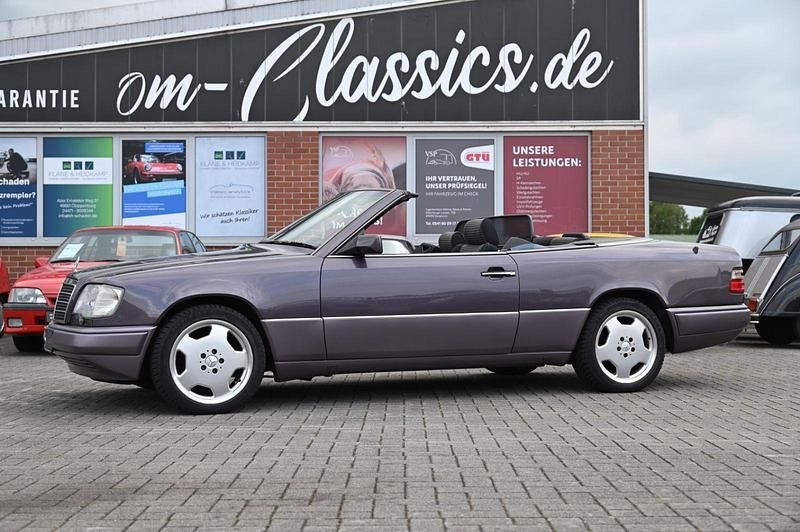 Gebraucht Mercedes 220 150 PS (110 kW) 1993 Braun Cabrio