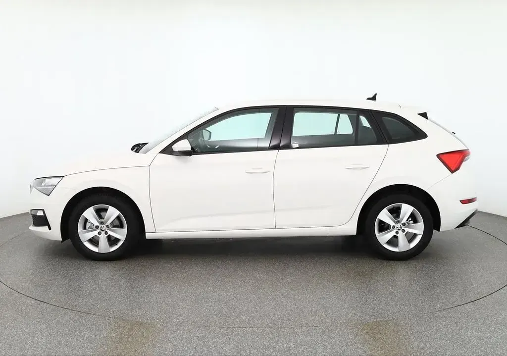 Gebraucht Skoda Scala 110 PS (80 kW) 2021 Weiss Kleinwagen