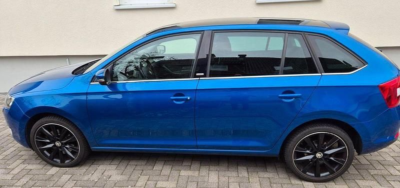 Gebraucht Skoda Rapid Joy 110 PS (80 kW) 2016 Blau Kleinwagen
