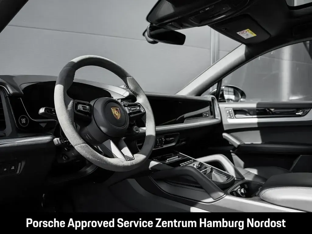 Gebraucht Porsche Cayenne E-Hybrid Coupe 470 PS (345 kW) 2024 Schwarz SUV