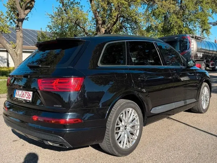 Używany Audi Q7 S-Line 272 KM (200 kW) 2016 Czarny SUV