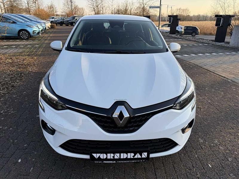 Gebraucht Renault Clio V Intens 91 PS (66 kW) 2022 Arktis weiß Limousine