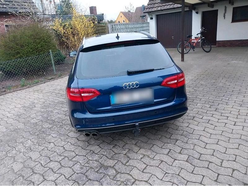 Gebraucht Audi A4 S-Line 2014 Blau Kombi