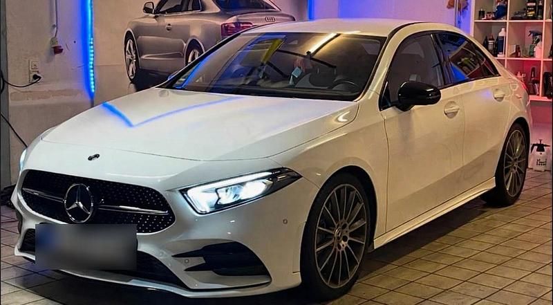 Gebraucht Mercedes A250 224 PS (164 kW) 2019 Weiß Limousine