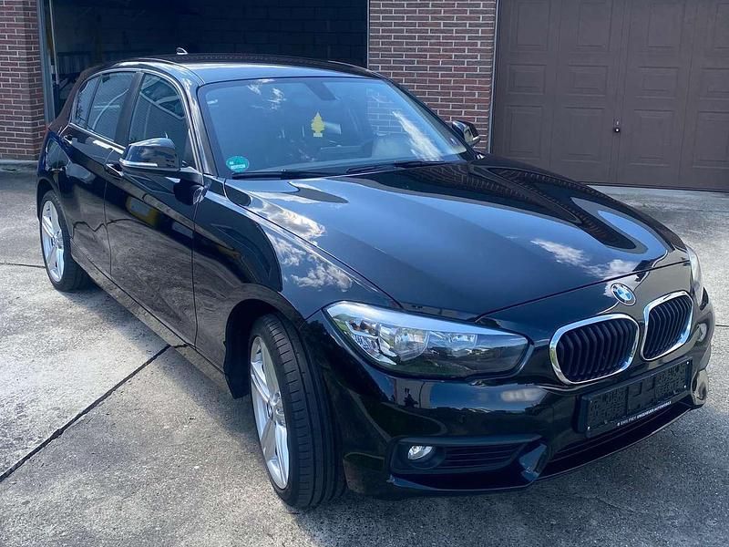 Schwarz Gebraucht 2017 BMW 120 Kleinwagen | 12.490 € (Fairer Preis) - Bild 1/4