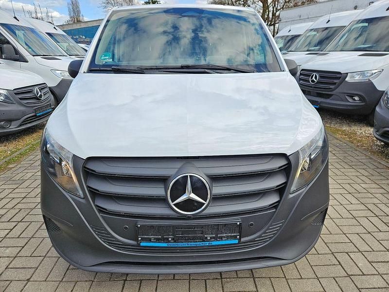 Gebraucht Mercedes Vito 163 PS (119 kW) 2024 Weiß Van